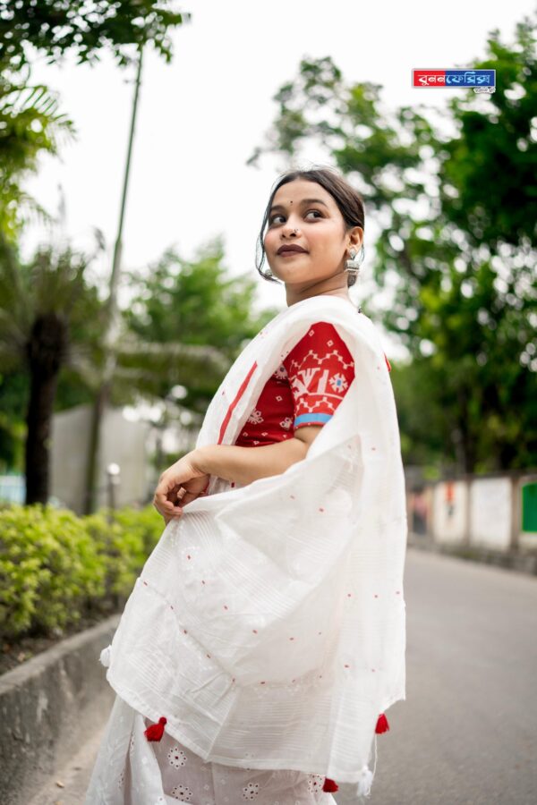 হাফসিল্ক জামদানি শাড়ী