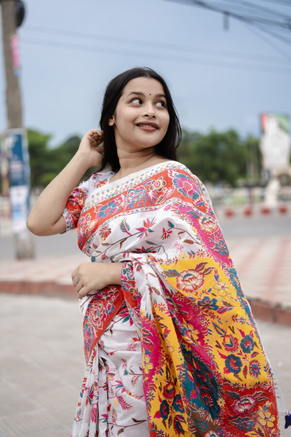 বসন্তবালা | BosontoBala – স্ক্রিন প্রিন্ট হাফসিল্ক শাড়ি + ফ্রি ব্লাউজ পিস - Image 2