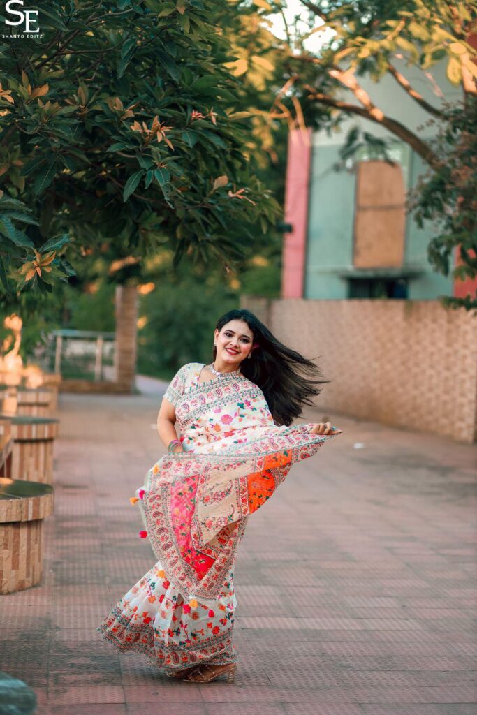হাফসিল্ক জামদানি শাড়ি সাথে ব্লাউজ পিছ ফ্রি - Image 3