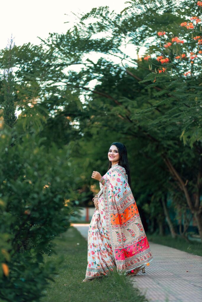 হাফসিল্ক জামদানি শাড়ি সাথে ব্লাউজ পিছ ফ্রি - Image 2