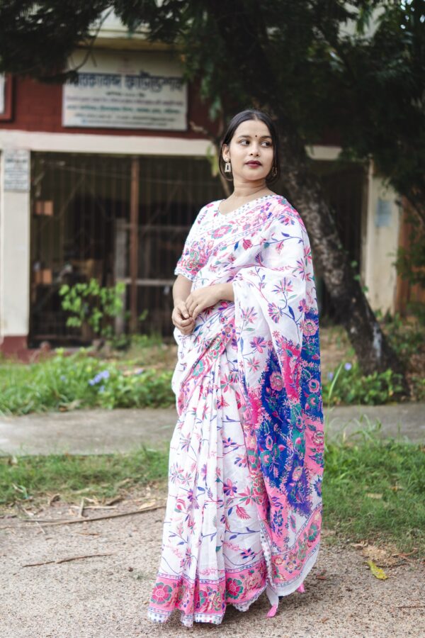 ফুলকুসুম – Floral Grace Half Silk Saree + ফ্রি ব্লাউজ পিস - Image 4