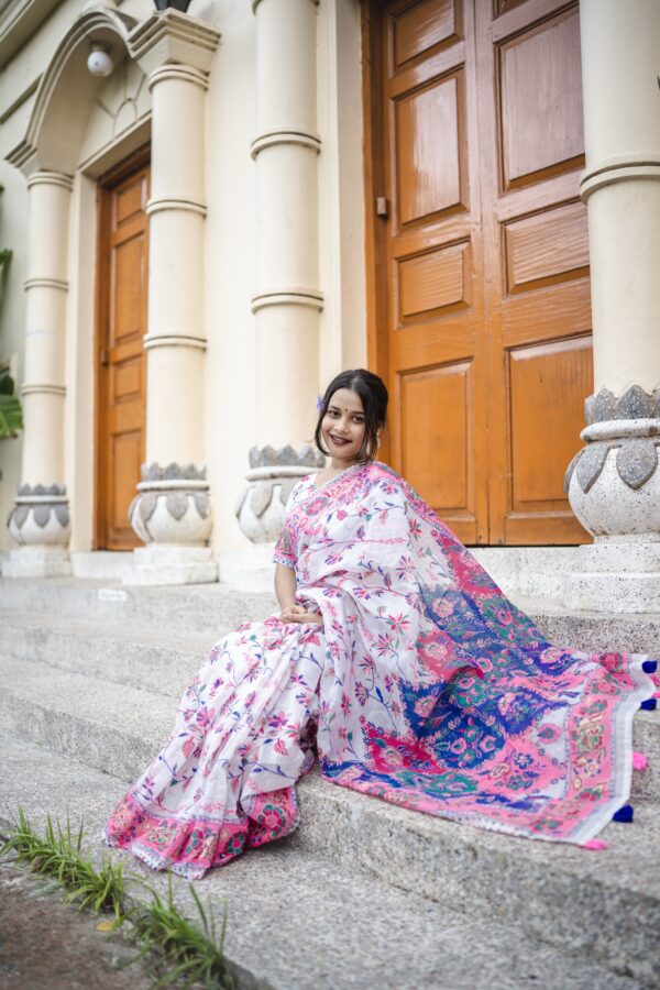 ফুলকুসুম – Floral Grace Half Silk Saree + ফ্রি ব্লাউজ পিস