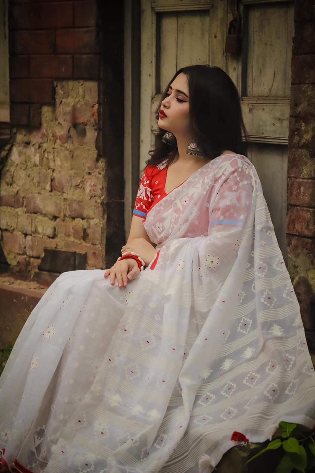 হাফসিল্ক জামদানি শাড়ী কোড নং ২০৫ - Image 2