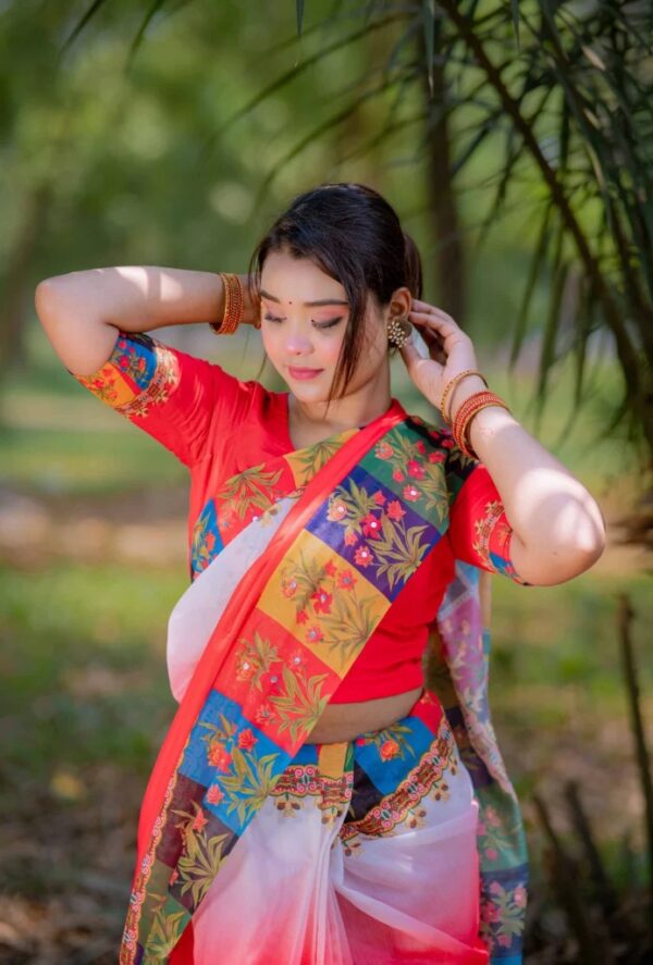 চিত্রলতা কল্পনা – Chitralata Kalpona
Rongin Pārer Adhunik Silk Saree | রঙিন পাড়ের আধুনিক সিল্ক শাড়ি - Image 2