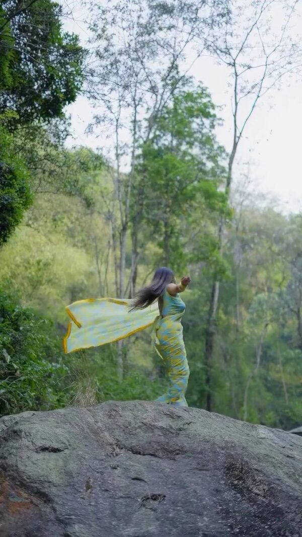 রোদবালিকা | Rodobalika – The Saree That Smiles in Sunshine - Image 2