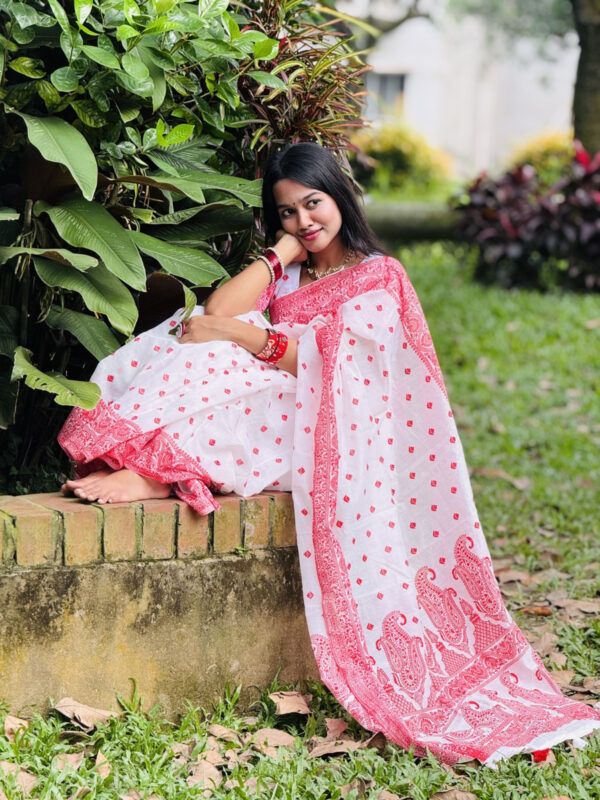 প্রিমিয়াম রেশম সিল্ক সাদা শাড়ি | ব্লাউজ পিস সহ - Image 3