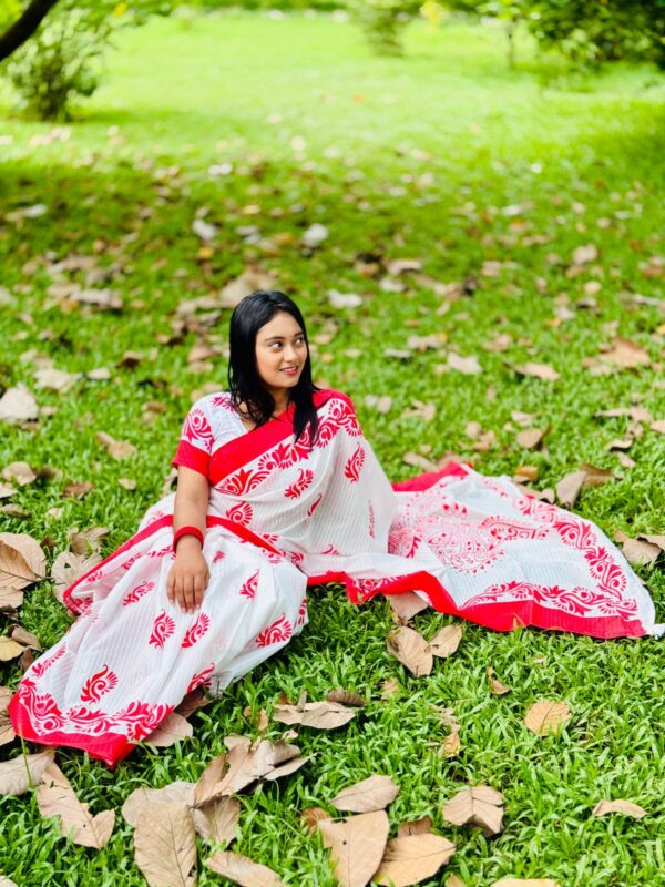 Elegant Red & White Screen Print Saree – Soft Cotton Silk Touch - Image 3