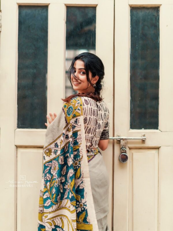 Premium Quality Digital Print Saree — Aurora | BUS-DP-3001 - Image 3