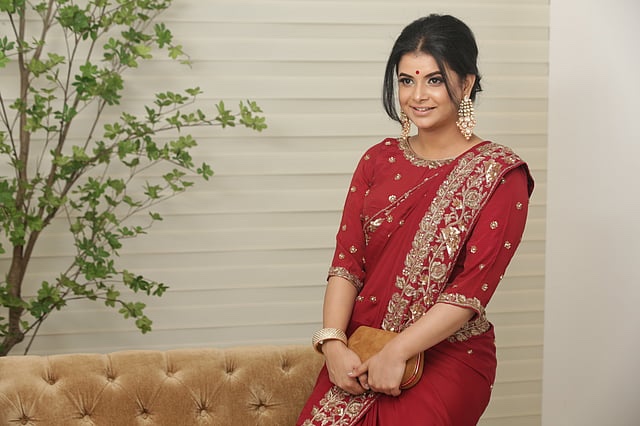 লাল শাড়ি